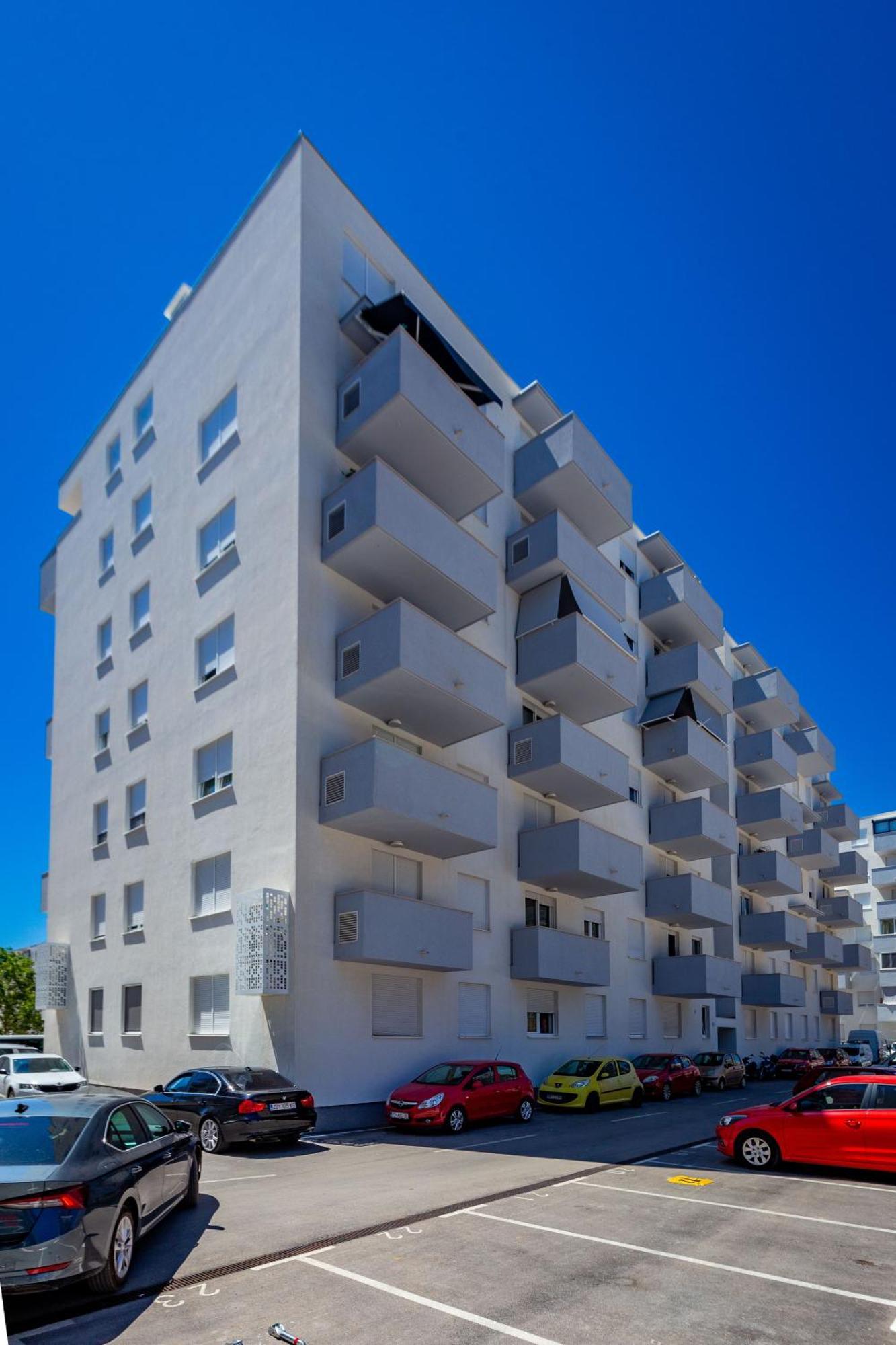 Campanula Apartment With Balcony Zára Kültér fotó