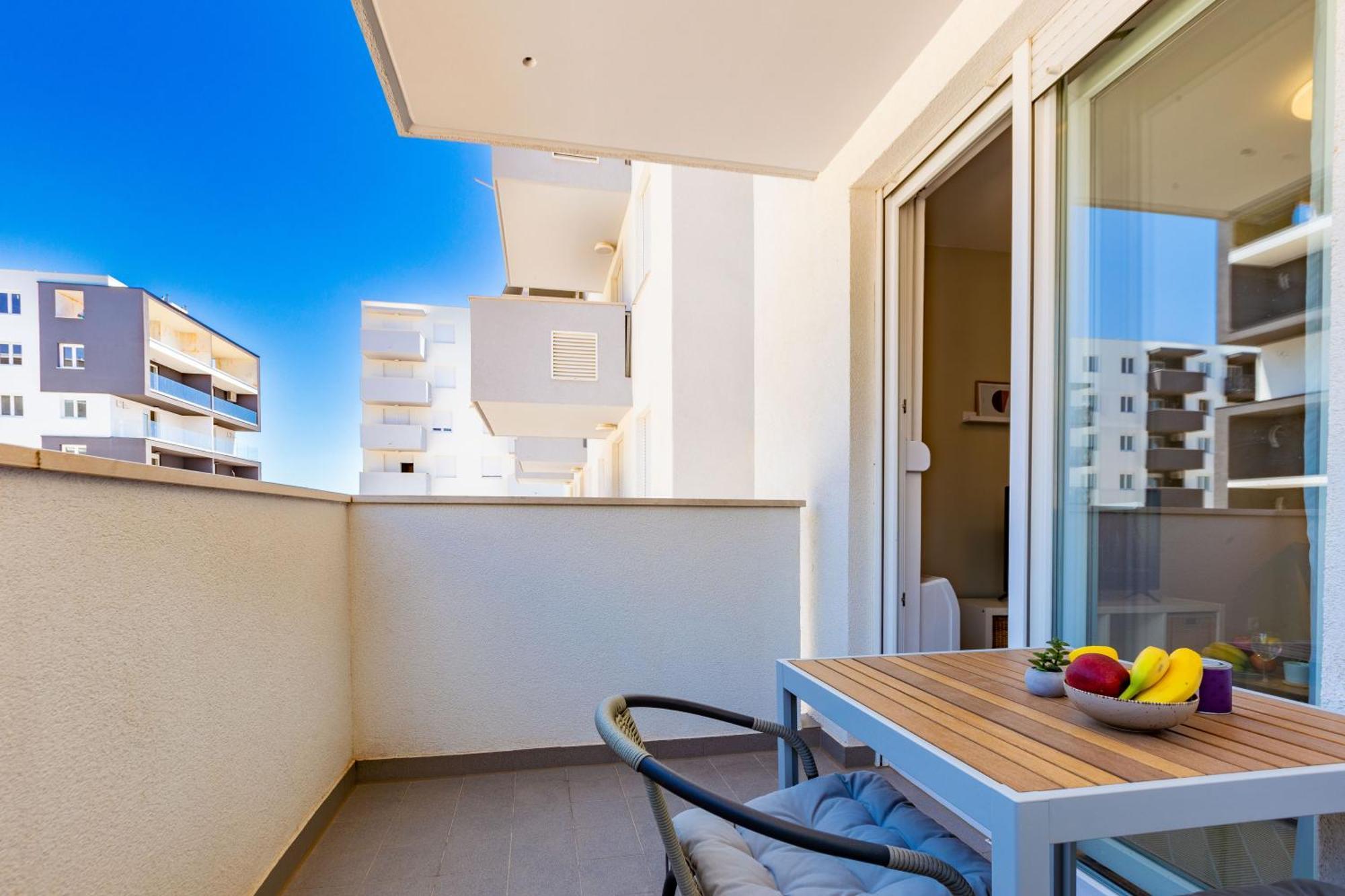 Campanula Apartment With Balcony Zára Kültér fotó